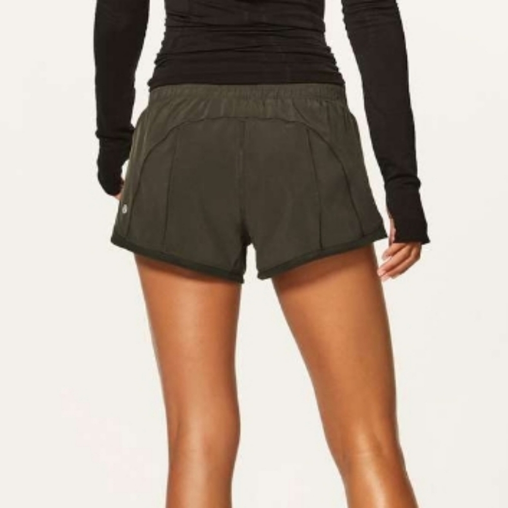 🍋Like New Lululemon Miles Ahead Short (2.5") - Picture 2 of 12